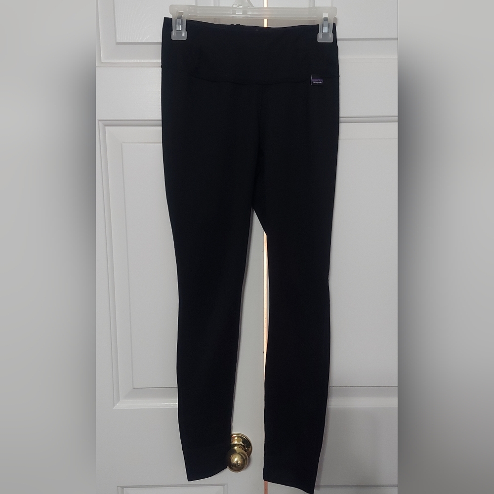 Patagonia Jet Black Performance Leggings XS EUC Athletic Yoga Running Pants - Picture 2 of 7